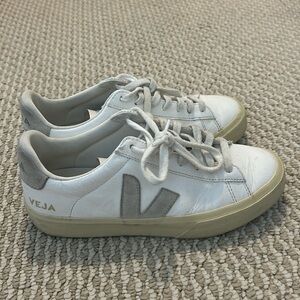 White leather vejas, size 6